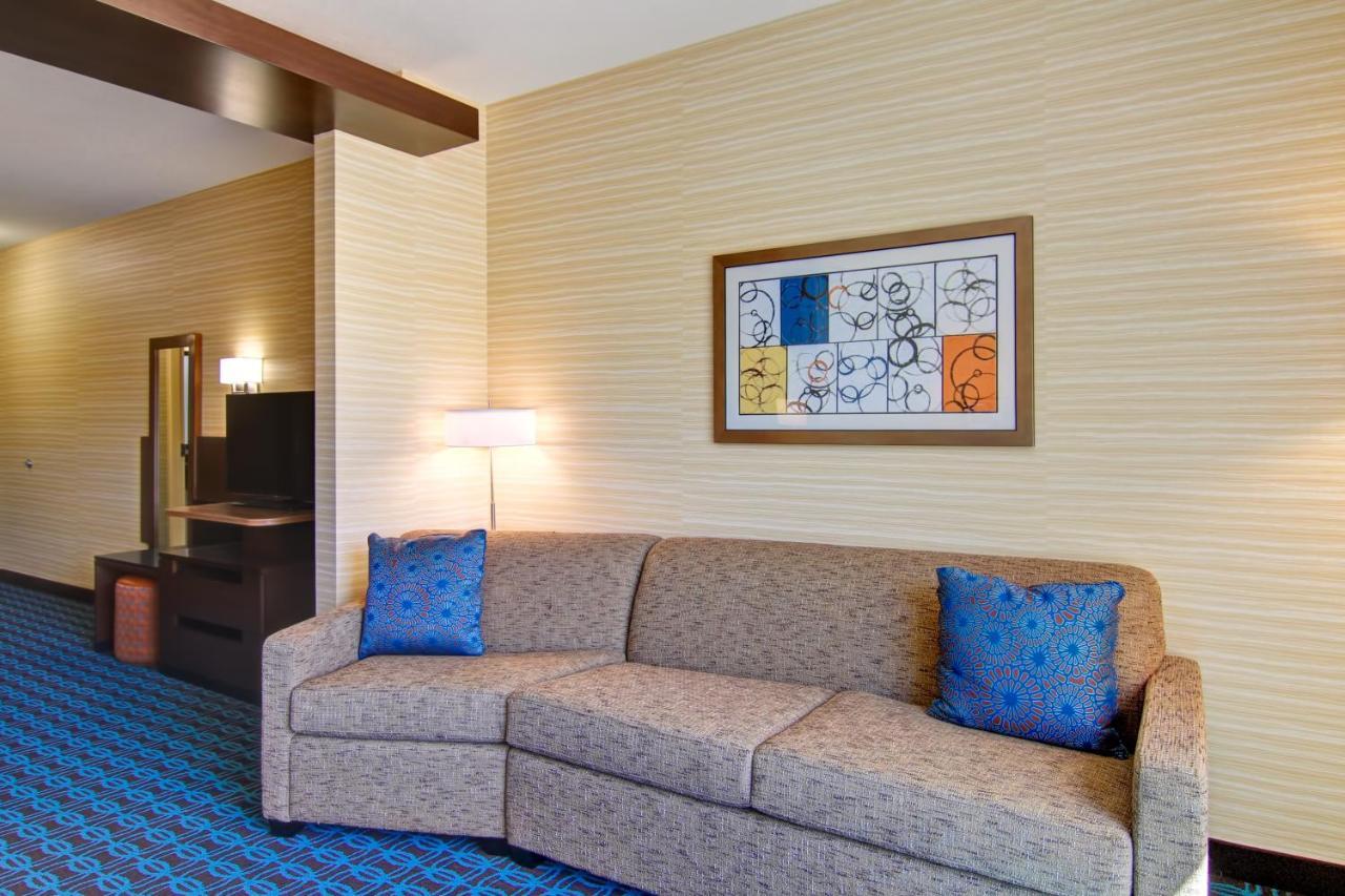 Fairfield Inn & Suites By Marriott Kamloops Ngoại thất bức ảnh
