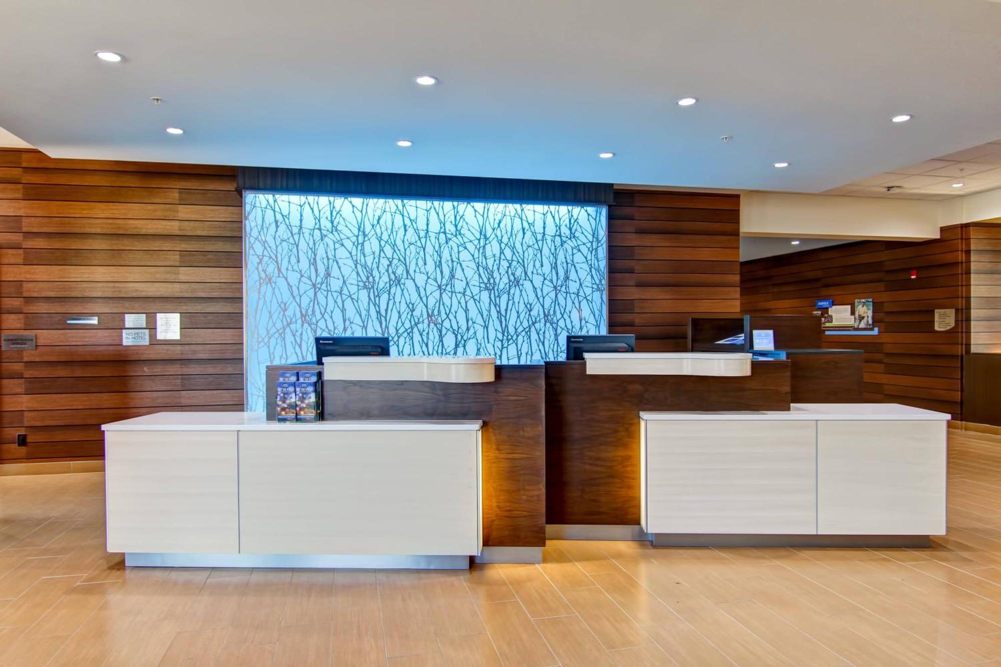 Fairfield Inn & Suites By Marriott Kamloops Ngoại thất bức ảnh