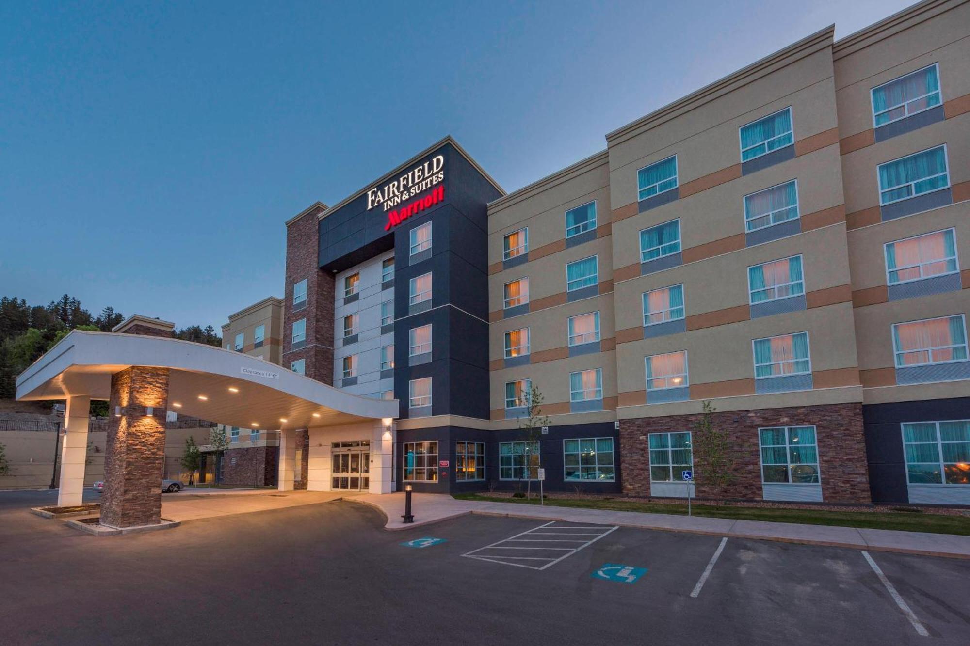 Fairfield Inn & Suites By Marriott Kamloops Ngoại thất bức ảnh