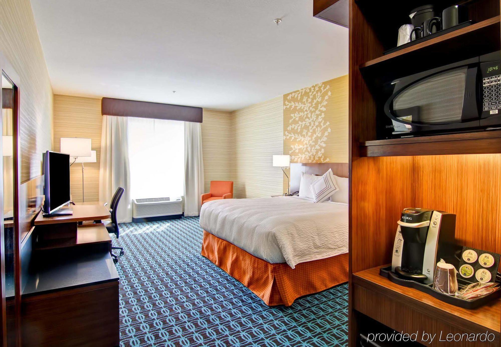Fairfield Inn & Suites By Marriott Kamloops Ngoại thất bức ảnh