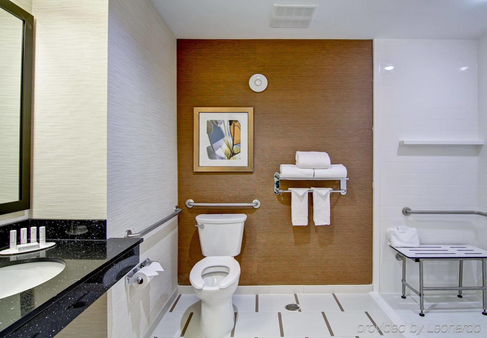 Fairfield Inn & Suites By Marriott Kamloops Ngoại thất bức ảnh
