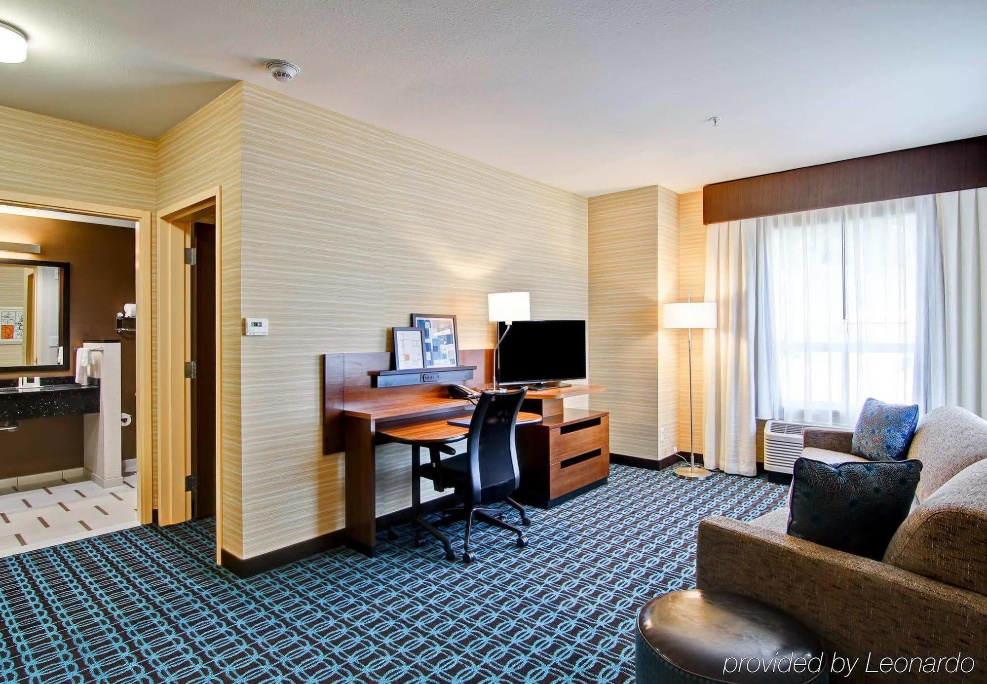 Fairfield Inn & Suites By Marriott Kamloops Ngoại thất bức ảnh