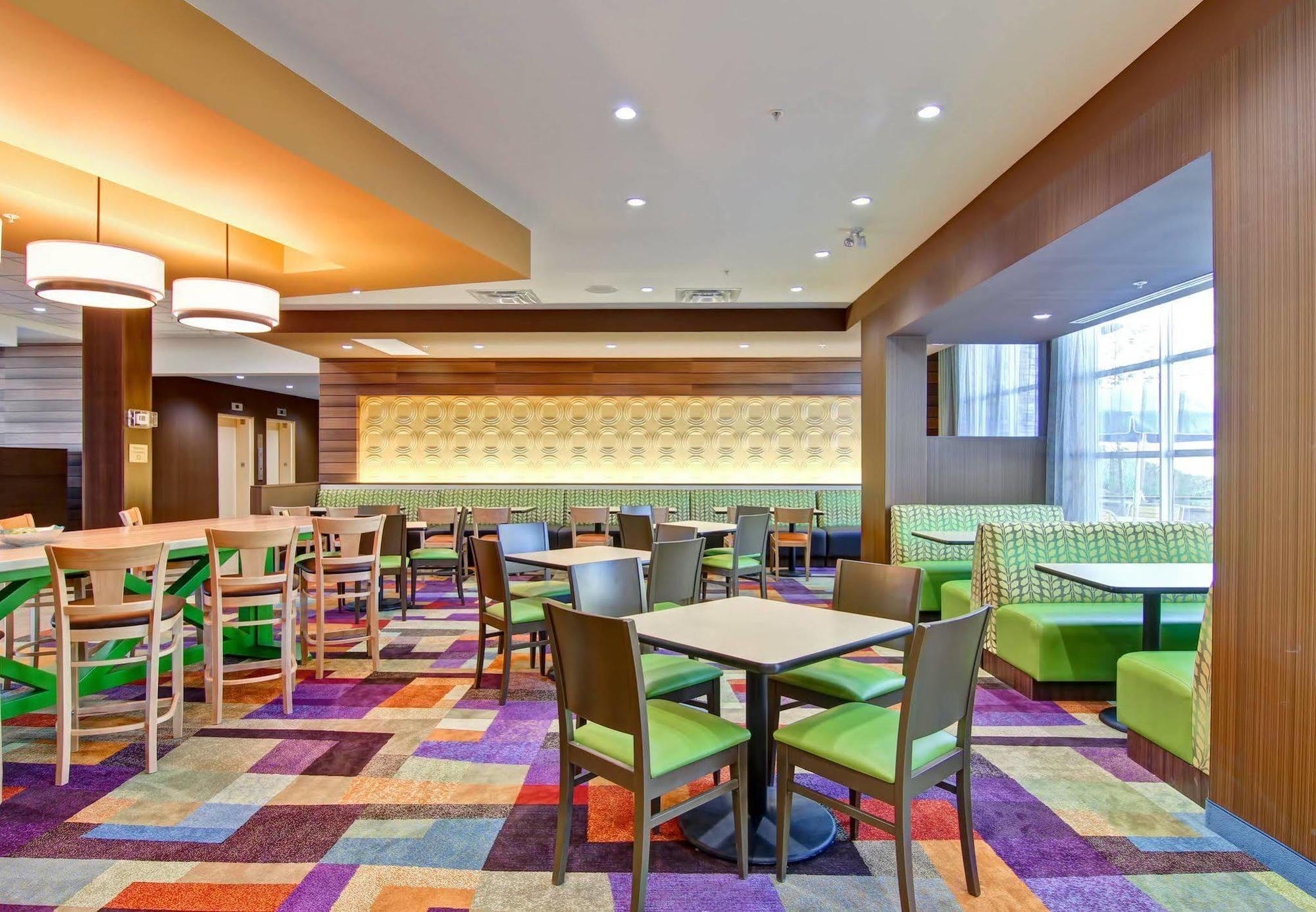 Fairfield Inn & Suites By Marriott Kamloops Ngoại thất bức ảnh
